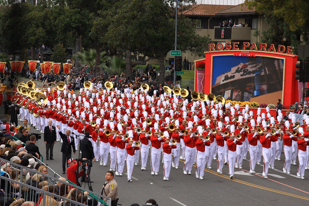 Rose_parade_band _marching